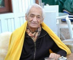 Adnan Şenses'e ambulans önlemi