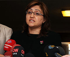 'Siyaset ve medya ikiz kardeş gibi'