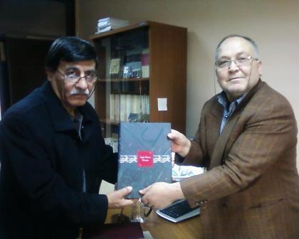 Yavuz’dan Güçlü’ye Aşık Ömer Divanı