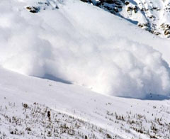 Çığ altından bir ceset daha çıkarıldı