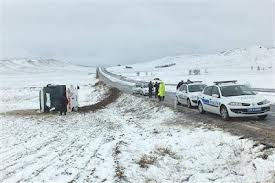 Yolcu otobüsü tipide devrildi: 8 yaralı