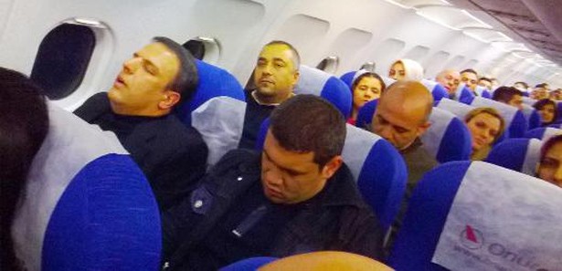 İzmir uçağında kabus gibi yolculuk!