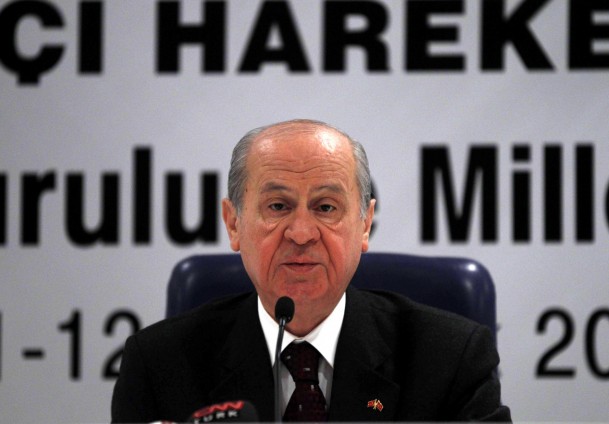 Su testisi su yolunda kırılmıştır