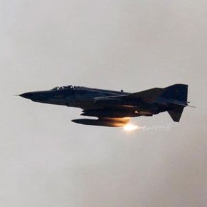 Suriye savaş uçakları Azez'i bombaladı