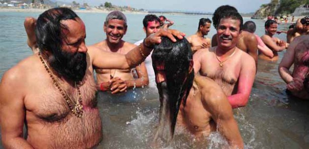 Milyonlarca Hindu Ganj'a girecek