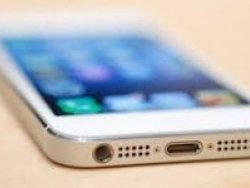 iPhone talebi yarı yarıya azaldı