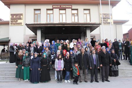 KARMEK kursiyerleri tiyatroda buluştu