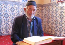 Kur’an-ı Kerim öğrenen Mustafa
