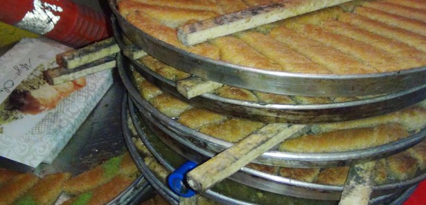 Siverek'te 300 kilo baklava imha edildi