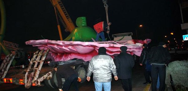 İsparta'nın gülleri söküldü