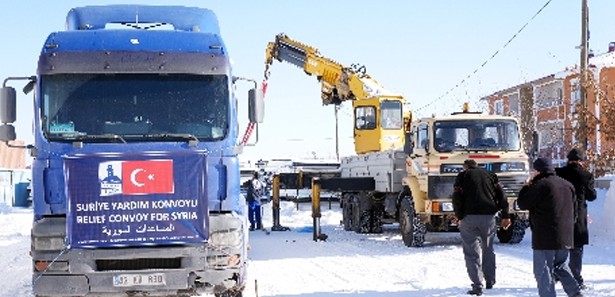 Deniz Feneri, Suriye'ye 48 prefabrik konut gönderdi