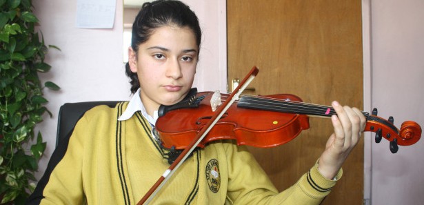 Eğitimdeki başarısı kız çocuklarına örnek oldu