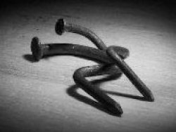 Tetanos sadece paslı yüzeylerden bulaşmaz