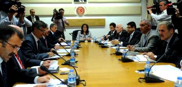 Darbe komisyonunun raporu mahkemeye ulaştı