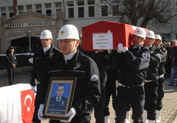 Şehit polis memleketine uğurlandı