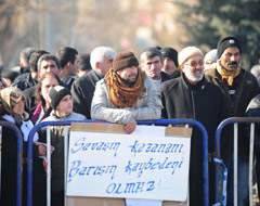 PKK'lıların cenazesine damga vuran pankart