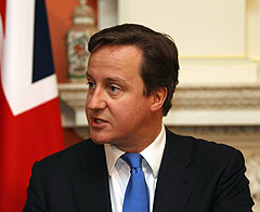 Cameron AB konuşmasını erteledi