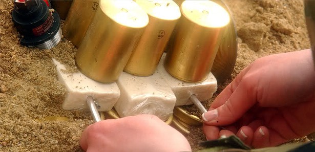 Vücuda gizlenen patlayıcıya uzaktan tespit