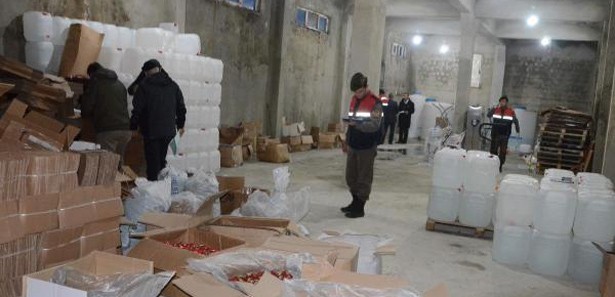 Çorlu'da 3 ton kaçak içki ele geçirildi