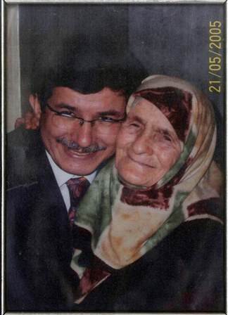 Dışişleri Bakanı Davutoğlu'na sürpriz