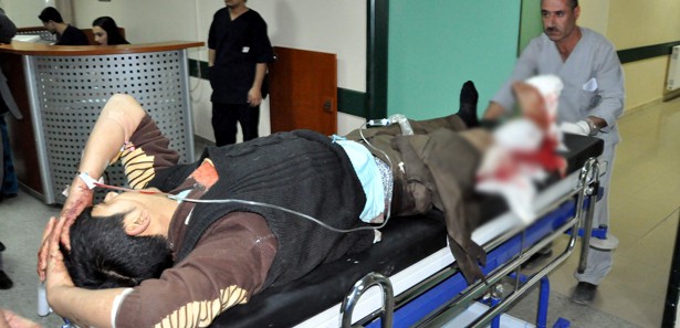 6 yaralı Suriyeli Türkiye'ye getirildi