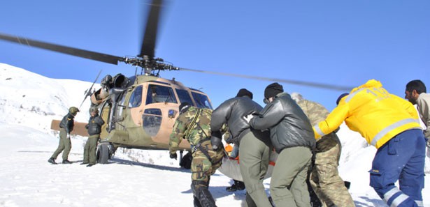 Sağlık ekipleri ulaşamadı Mehmetçik yetişti