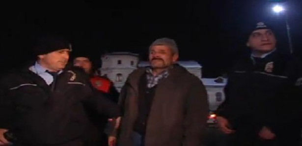 Kart borçları nedeniyle intihar etmek istedi