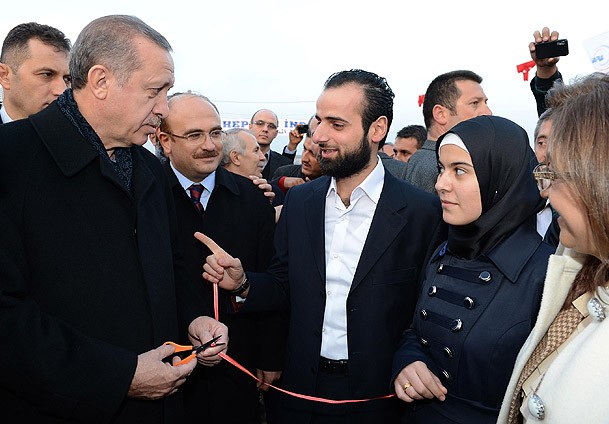Erdoğan nişan yüzüklerini taktı