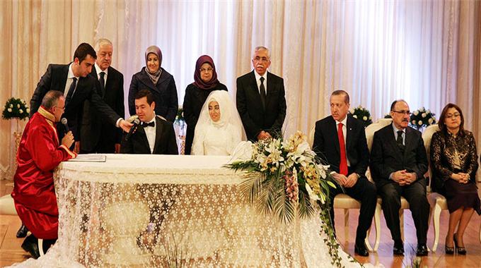 Devletin zirvesi nikahta buluştu