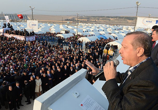 Erdoğan Nizip'te Suriyeliler'in kaldığı çadır kenti gezdi