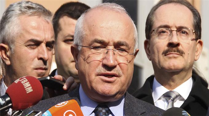 'Batı, petrol borularından bakar'