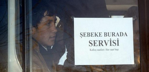 Köyde cep telefonu çekmeyince!