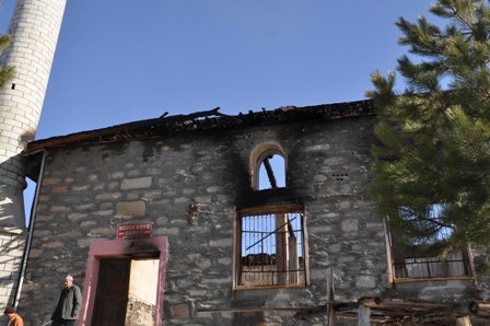 Kozlu Köyü Cami yandı, cemaat Yardım Bekliyor