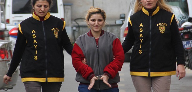 Eşi dayak atıp zorla hırsızlık yaptırdı