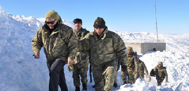 Asker için 131 kilometre beton yol yapıldı