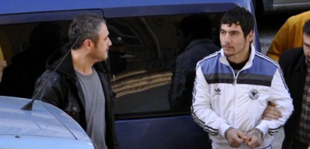 7 kez bıçaklayıp telefonunu aldılar