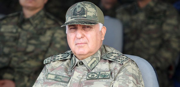 Necdet Özel, komandoları ziyaret etti