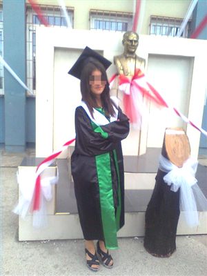 Doğurduğu bebeğini çöpe attı