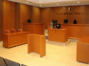 İlk defa bir avukat başörtüsü ile davaya girdi