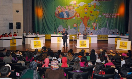 Akyürek, bilgi yarışmasına katılan öğrencilerle buluştu
