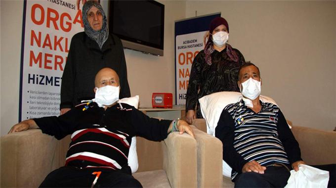 Çapraz nakille eşlerinin hayatlarını kurtardılar