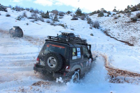 Off-road tutkunları karlı zemin arıyor