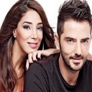 Eşinden Özen'e albüm hediyesi