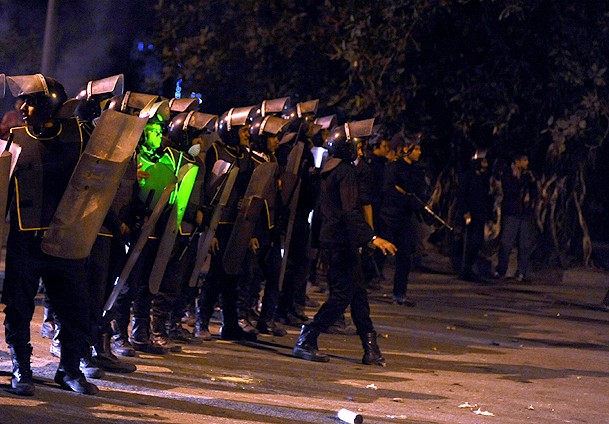 Polis kontrolü ele geçirdi