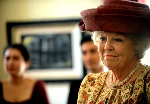 Beatrix tahttan ayrılıyor