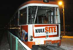 İki tramvay çarpıştı