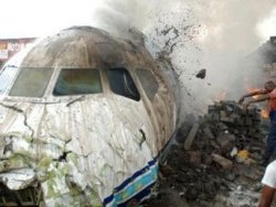 Kazakistan'da uçak düştü