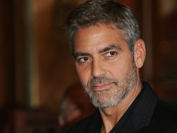 George Clooney'den özür hesabı