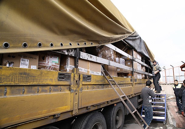 Hac malzemesi içinde kaçak sigara