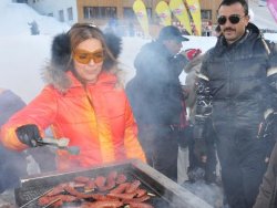 Demet Akalın'dan İbrahim Tatlıses'in zeytin dalına çağrı